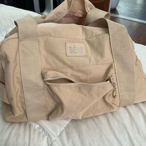 Beis “the sport duffle”